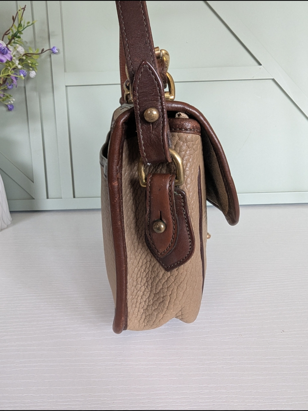 vintage Dooney & Bourke All- Weather Leather (AWL) Carrier Bag - Picture 4 of 14